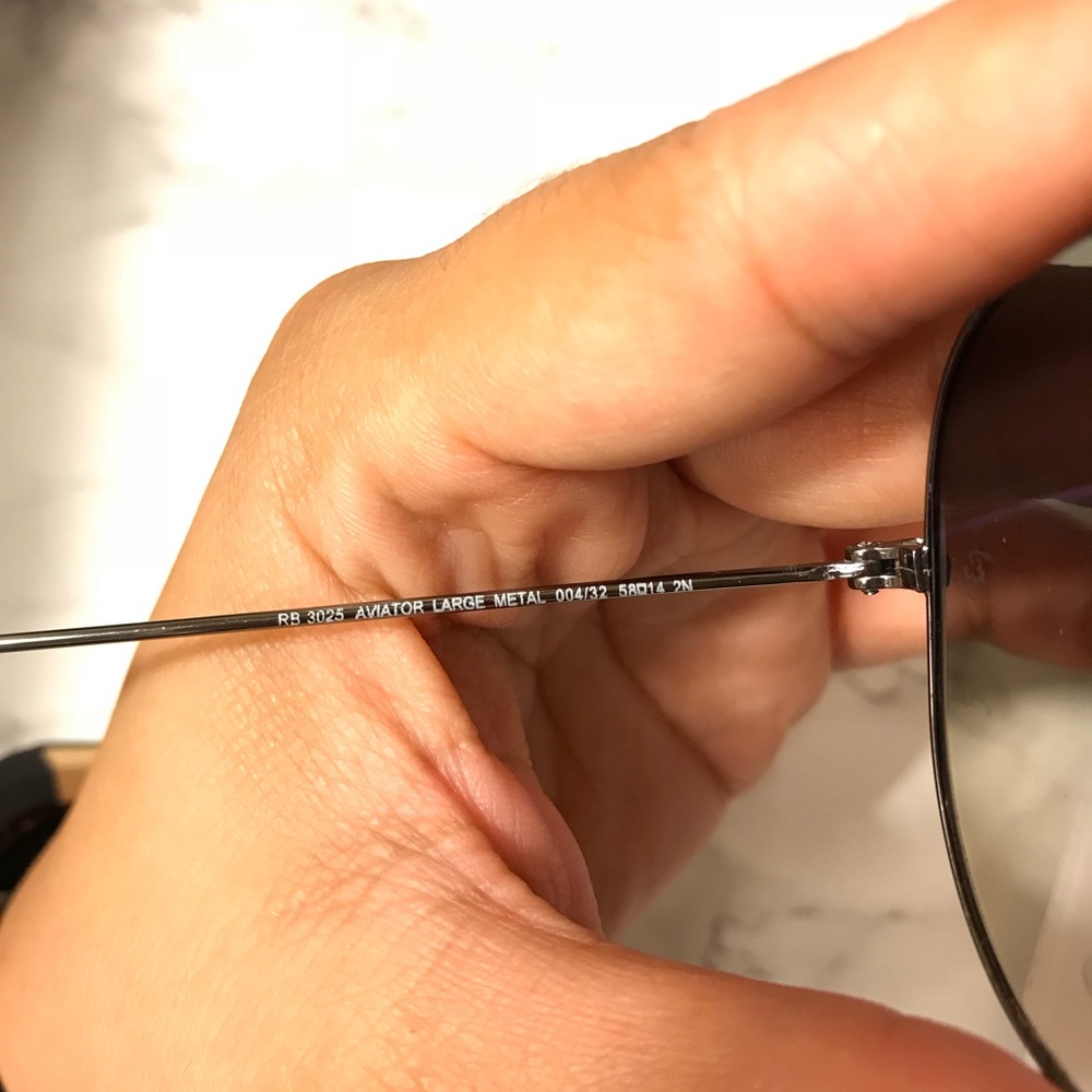 Authentic Ray-Ban Aviator Sunglasses 🕶 - Picture 5 of 8